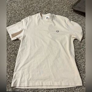 Things between short sleeve